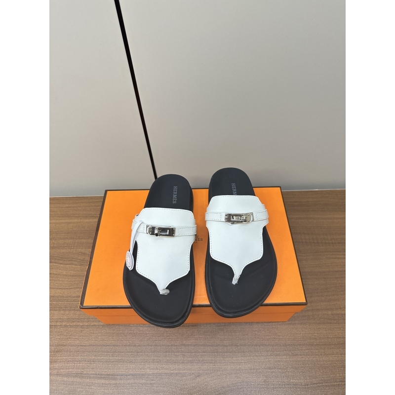 H**mes slippers